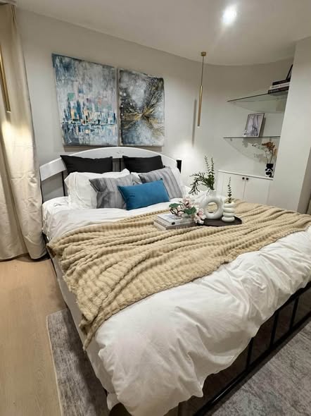 bedroom of Waterford Park Rama 4