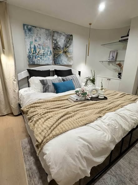 bedroom of Waterford Park Rama 4