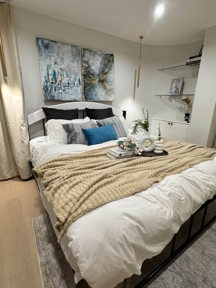bedroom of Waterford Park Rama 4