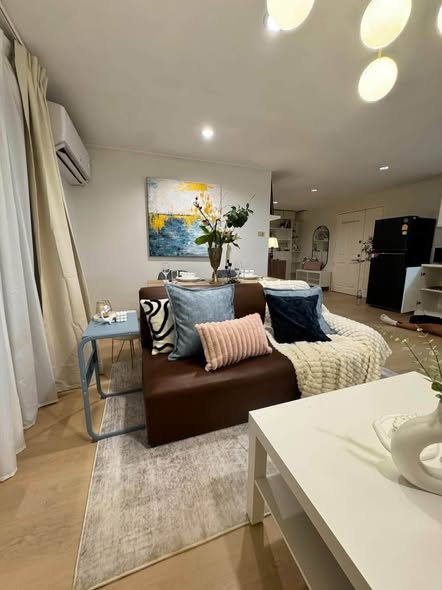 bedroom and living room of Waterford Park Rama 4
