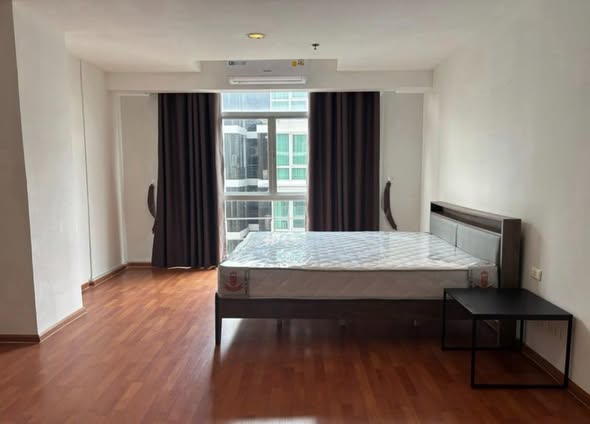 bedroom of Waterford Sukhumvit 50