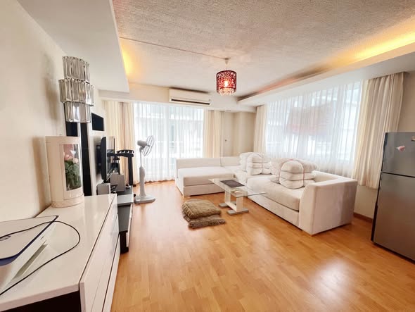 living room of Waterford Sukhumvit 50