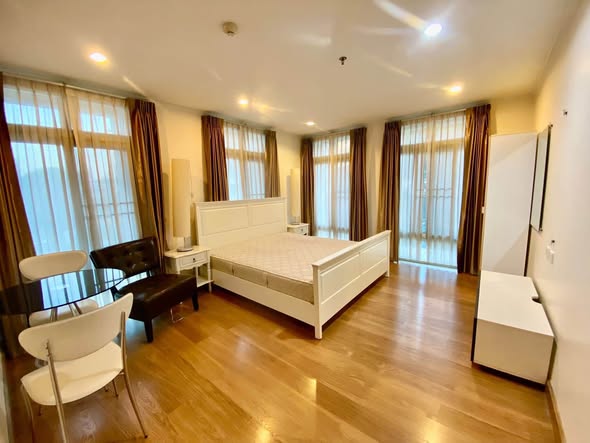 bedroom of Wattana Suite