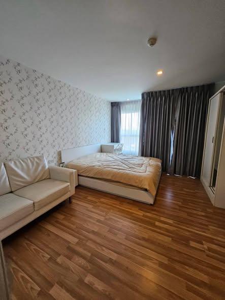 bedroom of We Condo