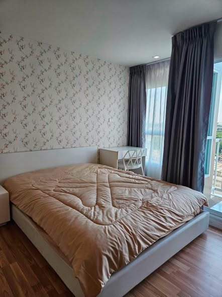 bedroom of We Condo