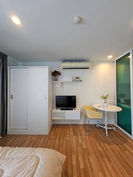 bedroom and room interior of We Condo