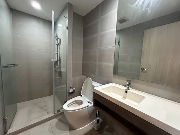 bathroom of Whizdom Connect Sukhumvit