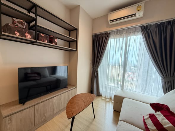 bedroom and living room of Whizdom Connect Sukhumvit