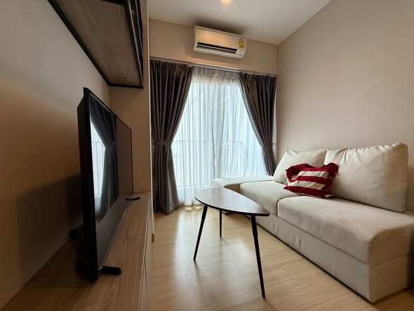 bedroom and living room of Whizdom Connect Sukhumvit