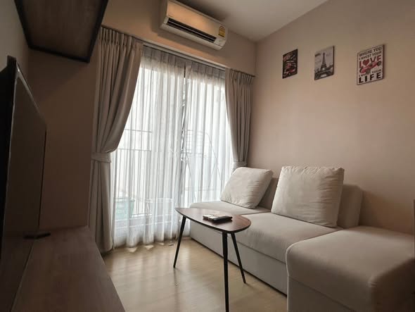 bedroom and living room of Whizdom Connect Sukhumvit