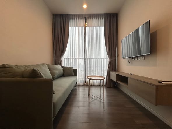 living room and bedroom and room interior of Whizdom Essence Sukhumvit วิสซ์ดอม เอสเซ้นส์ สุขุมวิท