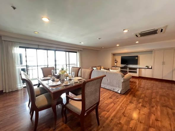 living room of Wind Sukhumvit 23