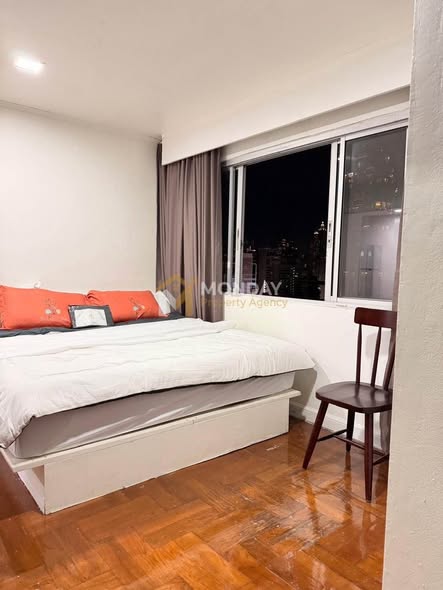 bedroom of Witthayu Complex
