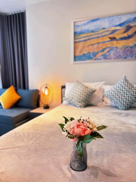 bedroom and living room of XT HUAIKHWANG