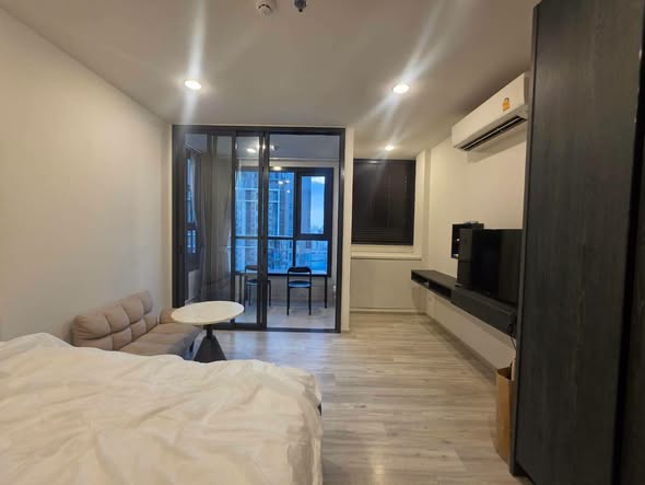 bedroom and room interior of XT HUAIKHWANG