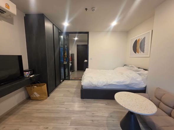 bedroom and room interior of XT HUAIKHWANG