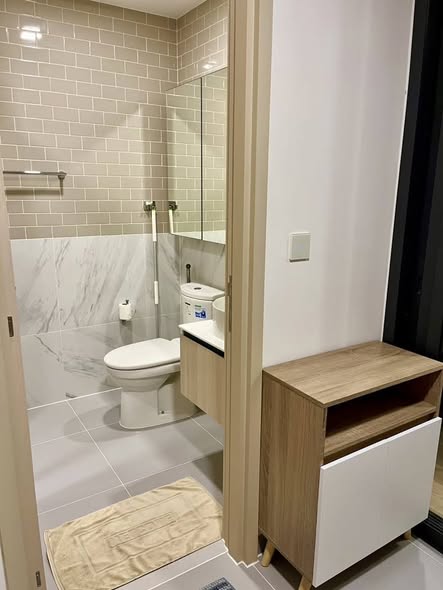 room interior and bathroom of XT Phayathai