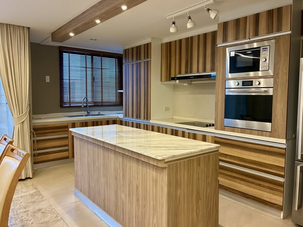 kitchen of Yellow Ribbon Hills Executive Mansion