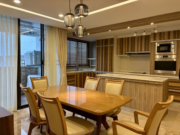 room interior of Yellow Ribbon Hills Executive Mansion