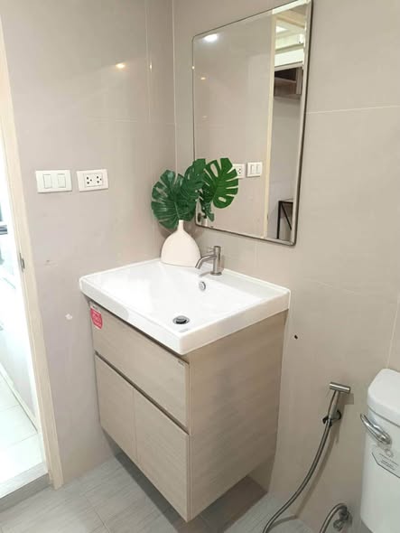 bathroom of Zenith Place Sukhumvit