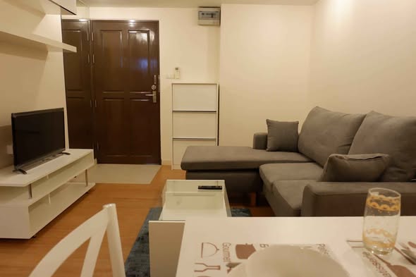 bedroom and living room of Zenith Place Sukhumvit