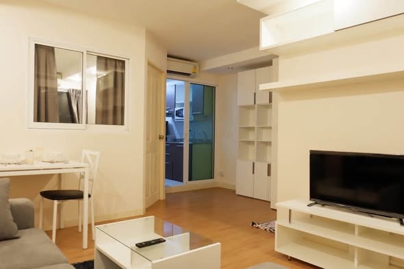 living room and room interior of Zenith Place Sukhumvit